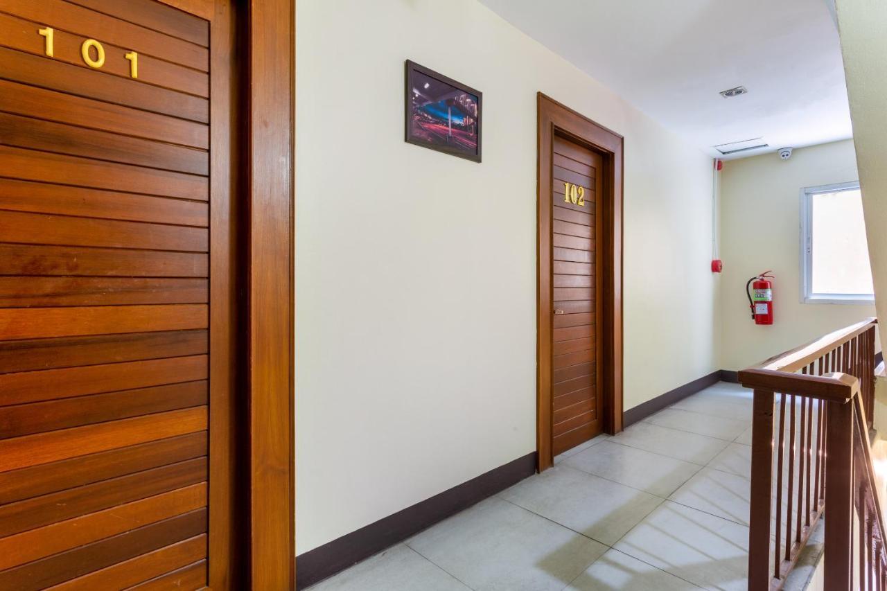 Oyo 1093 De Nawarat Chiang Mai Boutique Apartment Exteriör bild