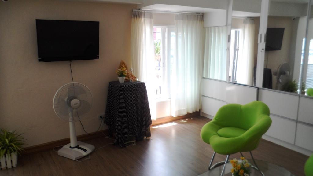 Oyo 1093 De Nawarat Chiang Mai Boutique Apartment Exteriör bild